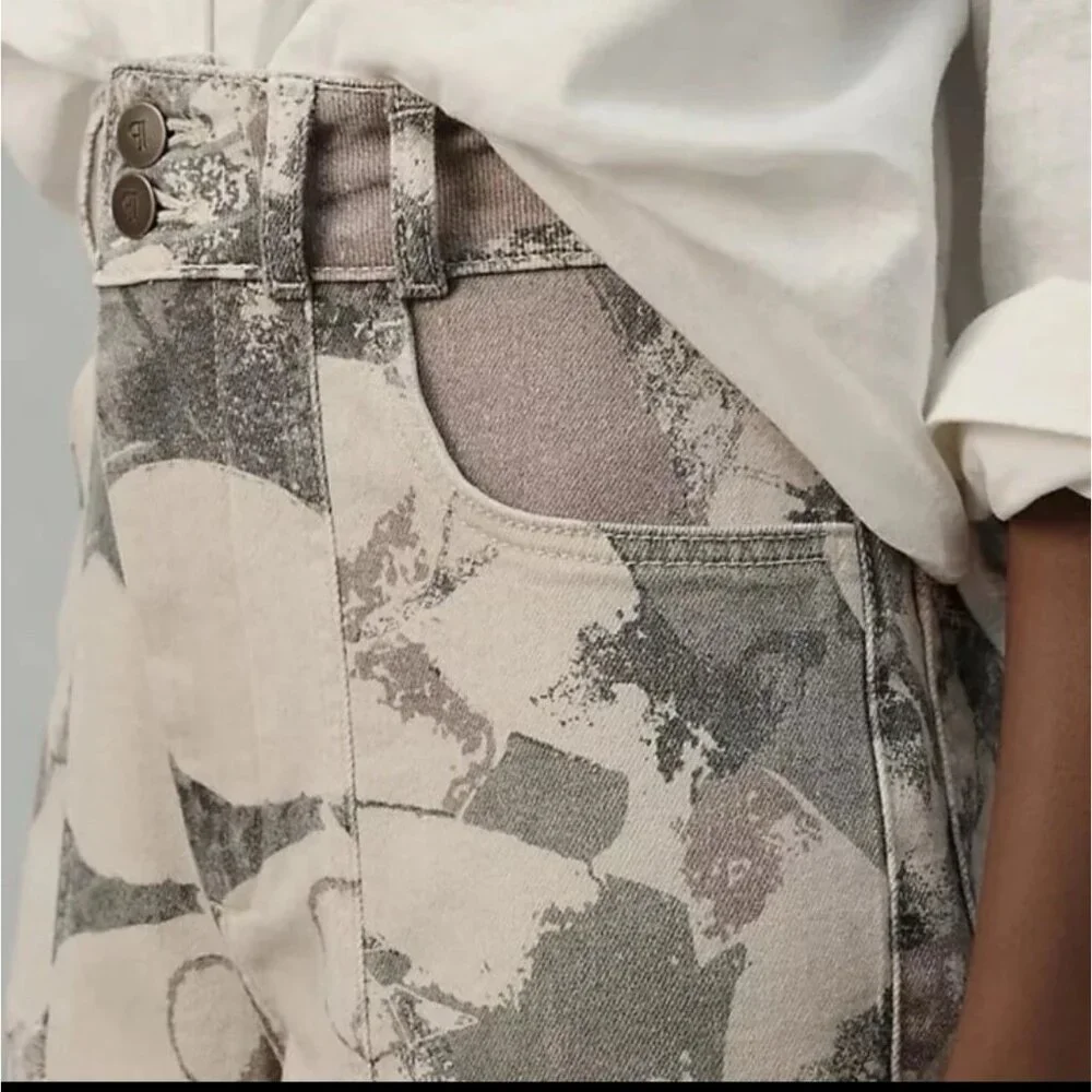 Pilcro Gray and Cream Abstract Women's Flare Jeans - Picture 3 of 12